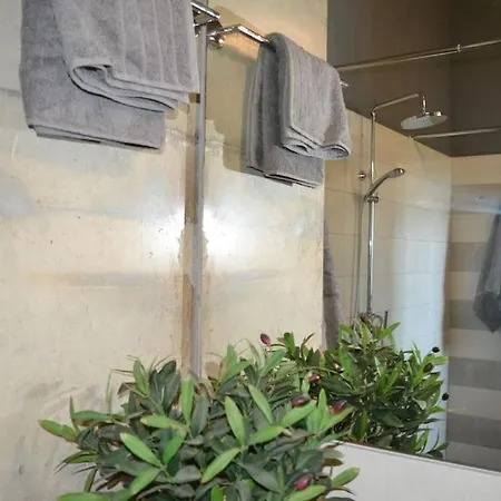 Zephyr Luxe Sea And Mountain View Apartment *