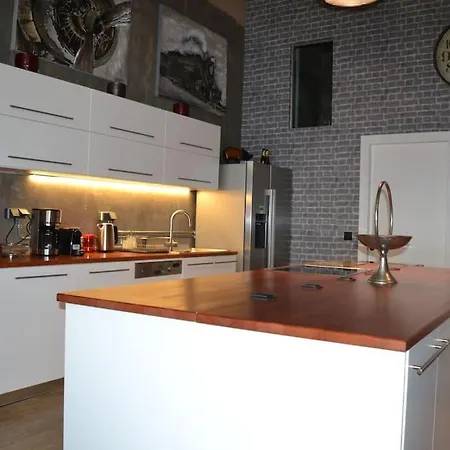 Апартаменты Zephyr Luxe Sea And Mountain View Sgourou