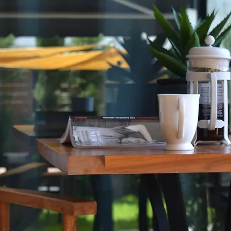 Zephyr Luxe Sea And Mountain View Апартаменты Sgourou